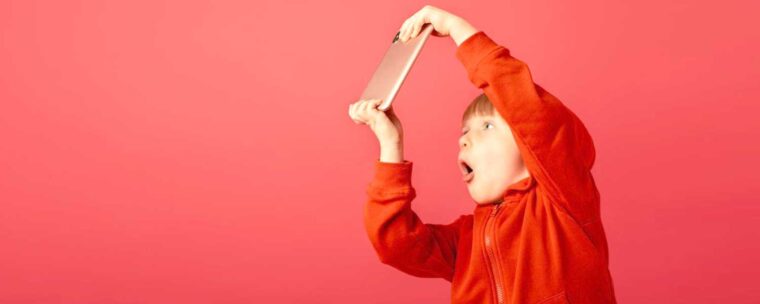 Situations When it is Okay to Snoop on Your Kids’ Phone